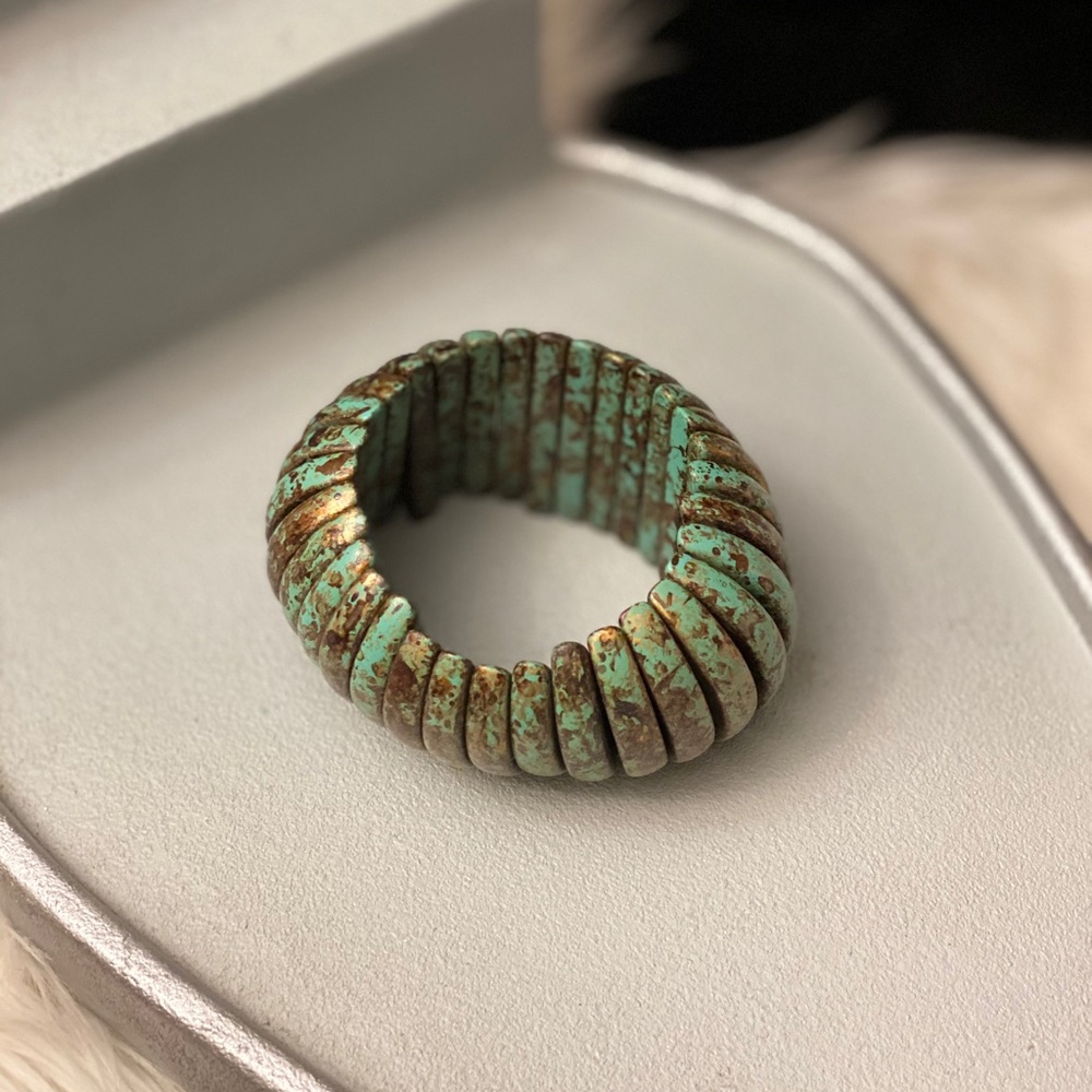 Stretch turquoise &gold bracelet